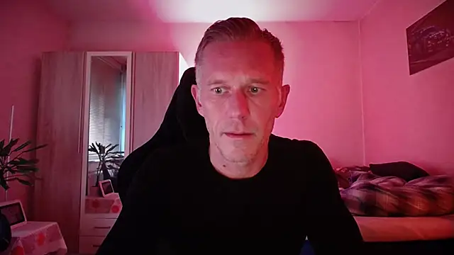 Snapshot of slaveboy2016@xh chatting on October 16, 3:57 pm slaveboy2016xh online show from October 16, 3:57 pm