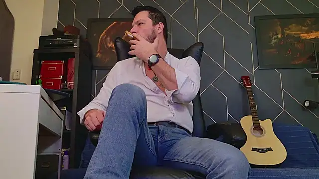 Snapshot of ChrisKox chatting on January 16, 1:37 am ChrisKox online show from January 16, 1:37 am