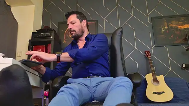 Snapshot of ChrisKox chatting on January 19, 6:09 am ChrisKox online show from January 19, 6:09 am