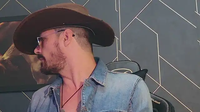 Snapshot of ChrisKox chatting on January 31, 11:13 am ChrisKox online show from January 31, 11:13 am