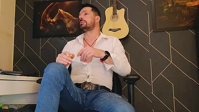 Snapshot of ChrisKox chatting on February 2, 3:43 am ChrisKox online show from February 2, 3:43 am