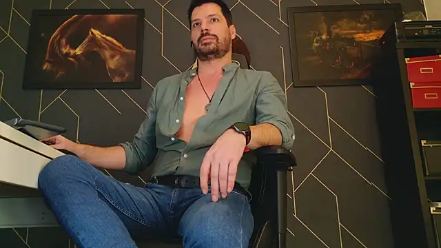 Snapshot of ChrisKox chatting on February 18, 7:21 am ChrisKox online show from February 18, 7:21 am