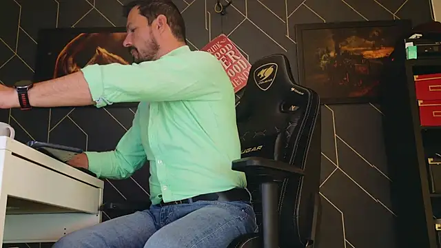 Snapshot of ChrisKox chatting on March 22, 9:31 pm ChrisKox online show from March 22, 9:31 pm