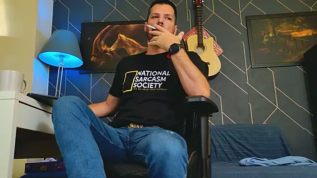 Snapshot of ChrisKox chatting on October 18, 7:53 am ChrisKox online show from October 18, 7:53 am