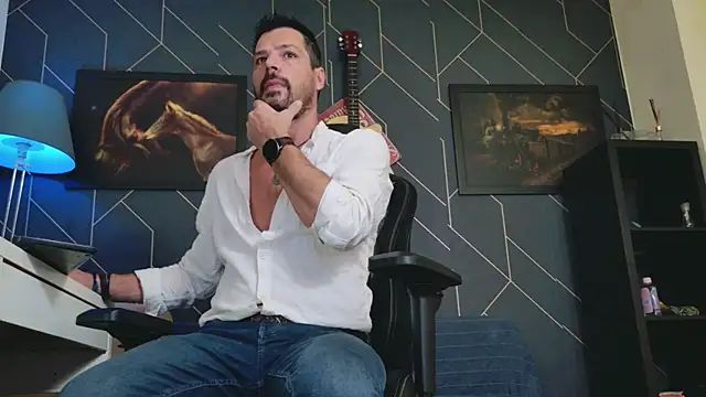 Snapshot of ChrisKox chatting on October 24, 6:37 pm ChrisKox online show from October 24, 6:37 pm