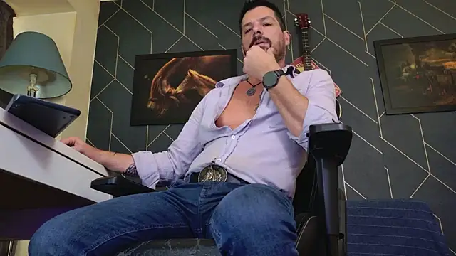 ChrisKox online show from April 2, 11:41 am