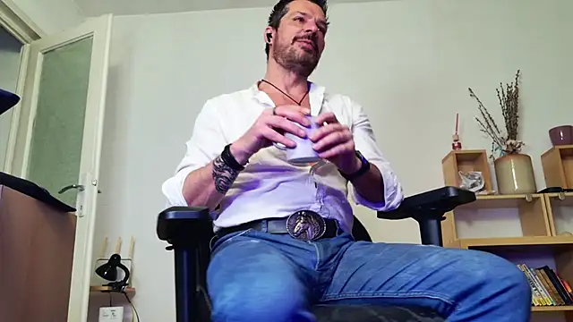 ChrisKox online show from April 24, 2:03 am