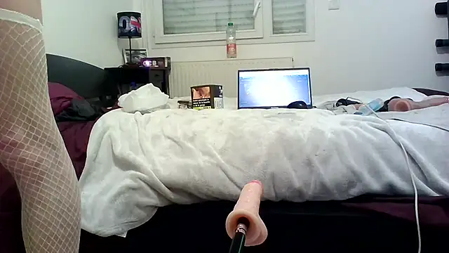 Snapshot of rachelsissy chatting on November 25, 5:57 pm rachelsissy online show from November 25, 5:57 pm