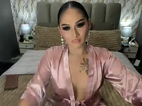 LegendaryNicole online show from January 10, 1:24 pm