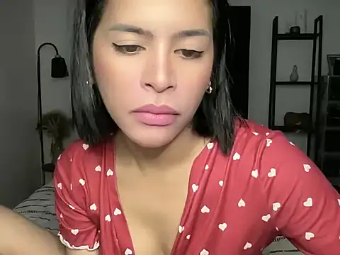 Snapshot of your_bianca69 chatting on October 18, 12:02 am your bianca69 online show from October 18, 12:02 am