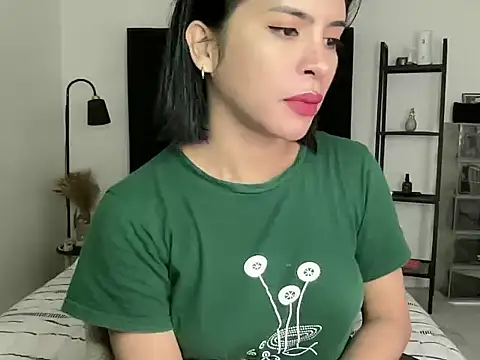 Snapshot of your_bianca69 chatting on October 27, 12:26 am your bianca69 online show from October 27, 12:26 am