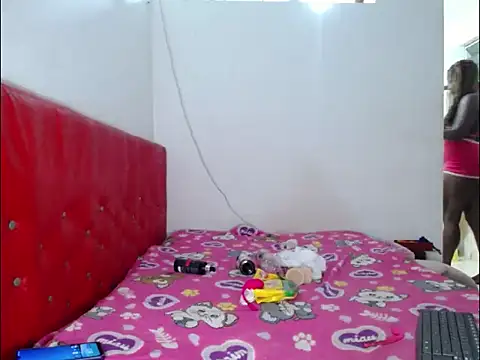 Snapshot of jazminebigasss chatting on December 28, 1:08 am jazminebigasss online show from December 28, 1:08 am