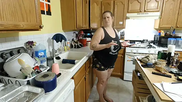 onlyhotbbw75 online show from June 27, 4:17 am