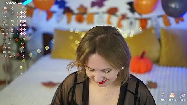 Snapshot of LitleSun chatting on October 27, 10:30 am LitleSun online show from October 27, 10:30 am