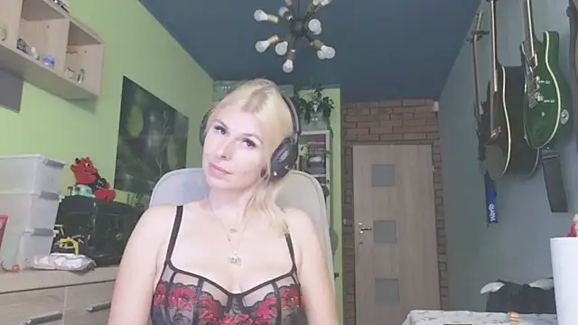 karmija online show from October 9, 8:40 pm