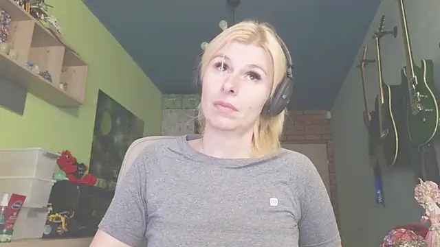 karmija online show from November 11, 9:15 pm