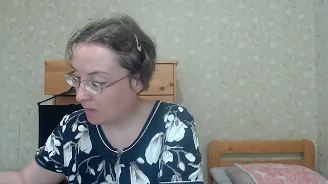 Smart Rose online show from May 16, 1:43 pm