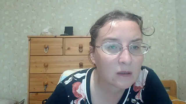 Snapshot of Smart_Rose chatting on June 22, 4:48 pm Smart Rose online show from June 22, 4:48 pm