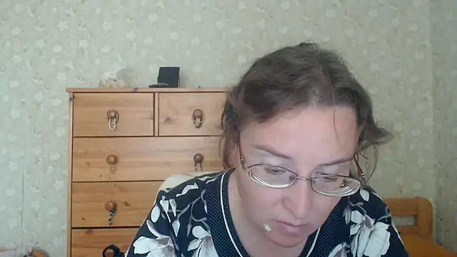 Snapshot of Smart_Rose chatting on June 23, 8:12 am Smart Rose online show from June 23, 8:12 am