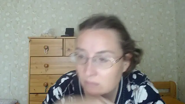 Snapshot of Smart_Rose chatting on June 26, 9:46 am Smart Rose online show from June 26, 9:46 am
