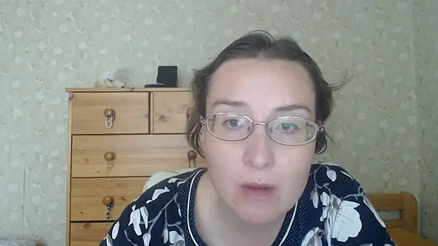Snapshot of Smart_Rose chatting on June 27, 9:47 am Smart Rose online show from June 27, 9:47 am