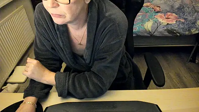 minoesje37 online show from January 15, 8:26 pm