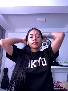 Snapshot of aimi_art1 chatting on October 8, 10:18 pm aimi art1 online show from October 8, 10:18 pm