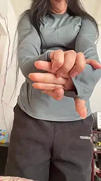 Snapshot of aimi_art1 chatting on January 13, 1:27 pm aimi art1 online show from January 13, 1:27 pm