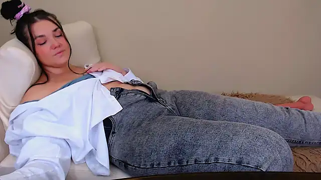 Snapshot of Cassidy_One chatting on October 22, 2:23 am Cassidy One online show from October 22, 2:23 am