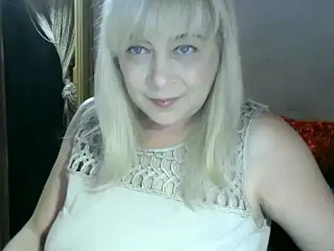Snapshot of AgoniA7 chatting on January 4, 6:40 pm AgoniA7 online show from January 4, 6:40 pm