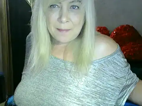 Snapshot of AgoniA7 chatting on January 26, 4:20 pm AgoniA7 online show from January 26, 4:20 pm