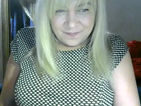 Snapshot of AgoniA7 chatting on February 11, 4:55 am AgoniA7 online show from February 11, 4:55 am
