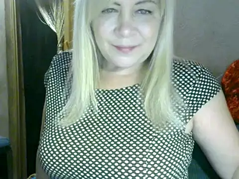 Snapshot of AgoniA7 chatting on March 1, 4:04 am AgoniA7 online show from March 1, 4:04 am