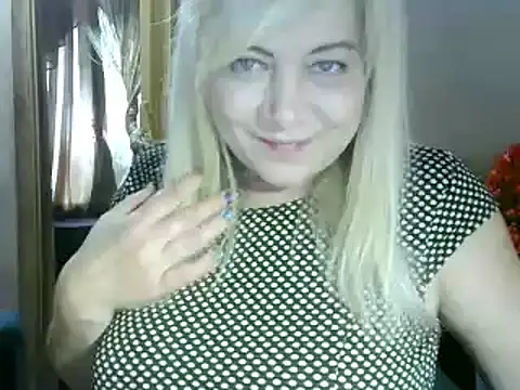 Snapshot of AgoniA7 chatting on March 1, 7:08 am AgoniA7 online show from March 1, 7:08 am