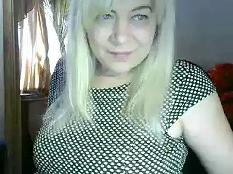 Snapshot of AgoniA7 chatting on March 15, 8:15 am AgoniA7 online show from March 15, 8:15 am