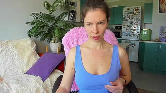ChristinaGlory online show from May 17, 8:55 am