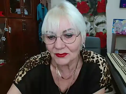 JenaCheim online show from December 18, 6:32 am