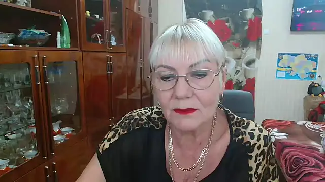 JenaCheim online show from November 9, 6:44 am