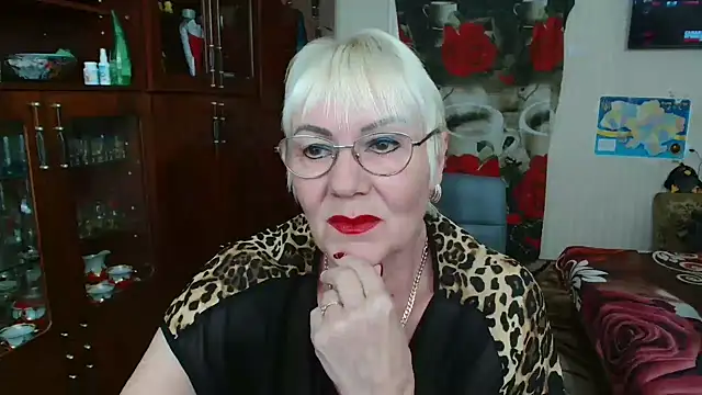 JenaCheim online show from May 18, 5:24 am