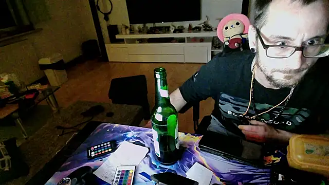 Snapshot of Steveschaw chatting on February 14, 10:06 pm Steveschaw online show from February 14, 10:06 pm