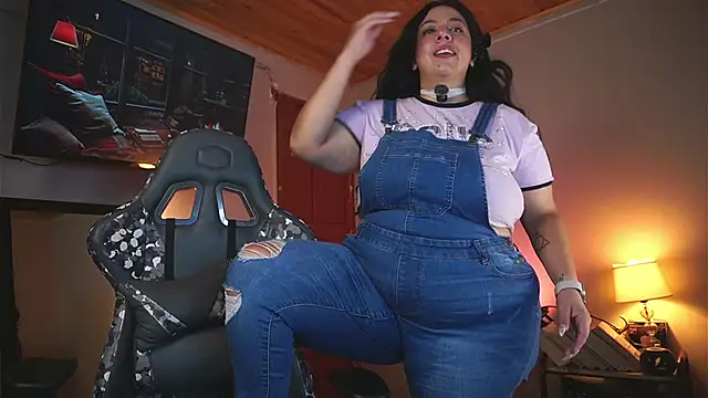 coraline latin online show from May 8, 12:10 pm