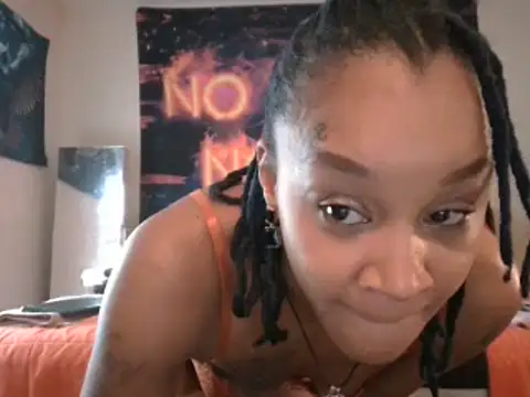 Snapshot of EnticingAaliyah chatting on February 24, 4:58 pm EnticingAaliyah online show from February 24, 4:58 pm