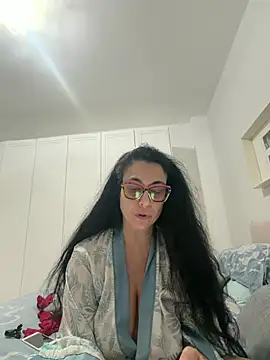 crudeliafrancy online show from March 31, 5:13 pm