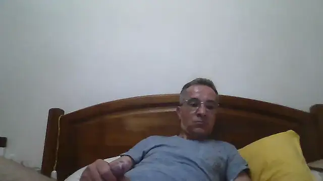 CarlosRocha73 online show from May 10, 12:27 am