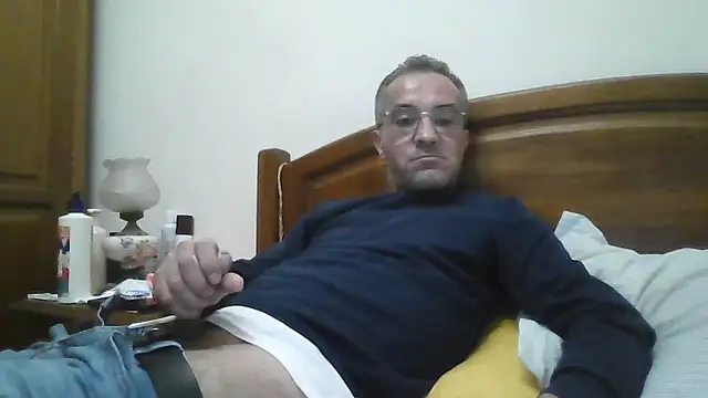 CarlosRocha73 online show from May 16, 10:52 pm