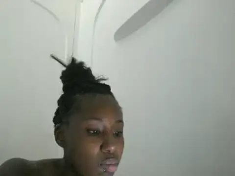 Xochillovemoney2 online show from September 9, 6:46 am