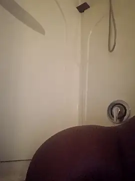 Xochillovemoney2 online show from April 7, 8:15 am