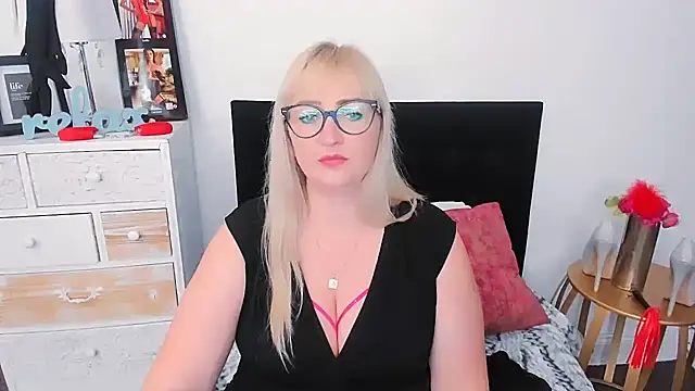 sweetMariina online show from December 3, 3:11 pm