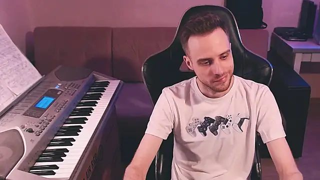 Snapshot of Sweetparker chatting on October 11, 4:05 pm Sweetparker online show from October 11, 4:05 pm