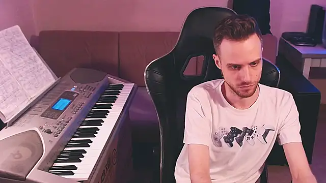 Snapshot of Sweetparker chatting on October 12, 8:08 pm Sweetparker online show from October 12, 8:08 pm